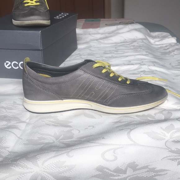 Ecco size 7 Gray Leather Casual Shoes - Picture 6 of 11